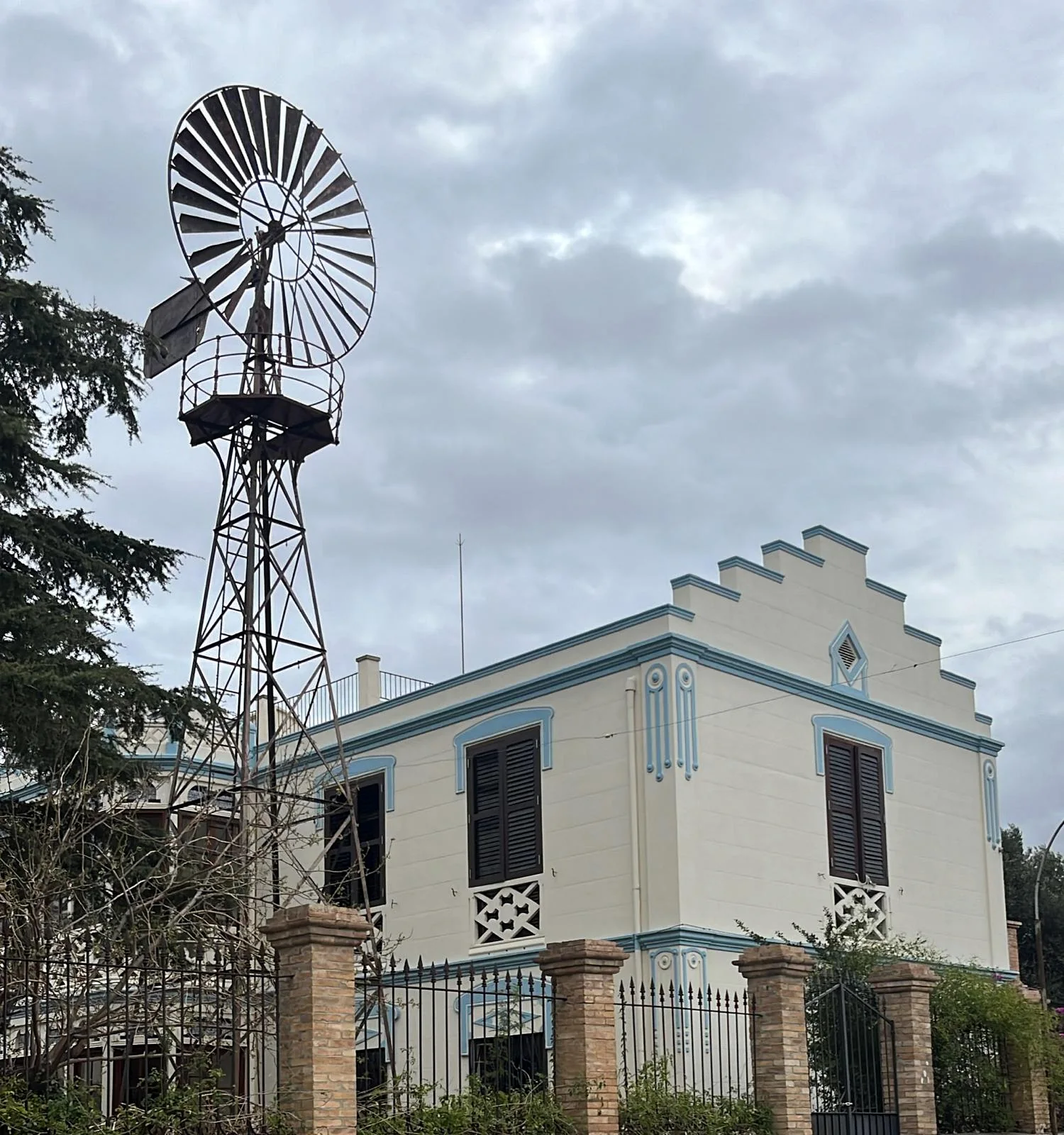 Casa y molino vinculados al entorno de Urbano Falcon